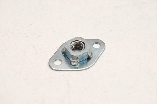 New OEM Yamaha 5BF-14493-00-00 Stay Nut NOS