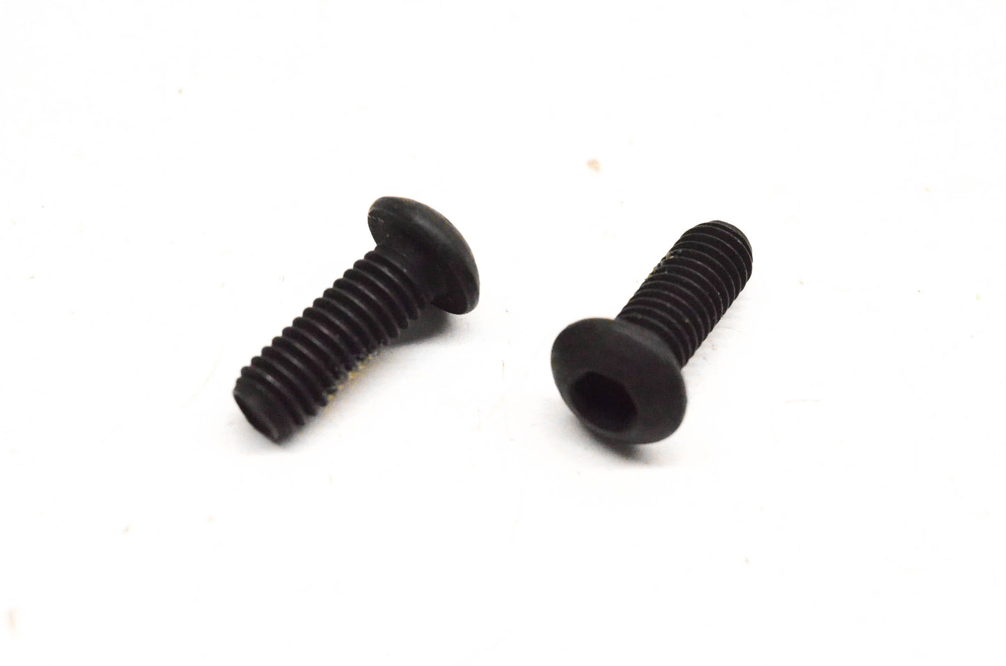 New Aftermarket 250000172 Socket Head Screws Qty 2 NOS