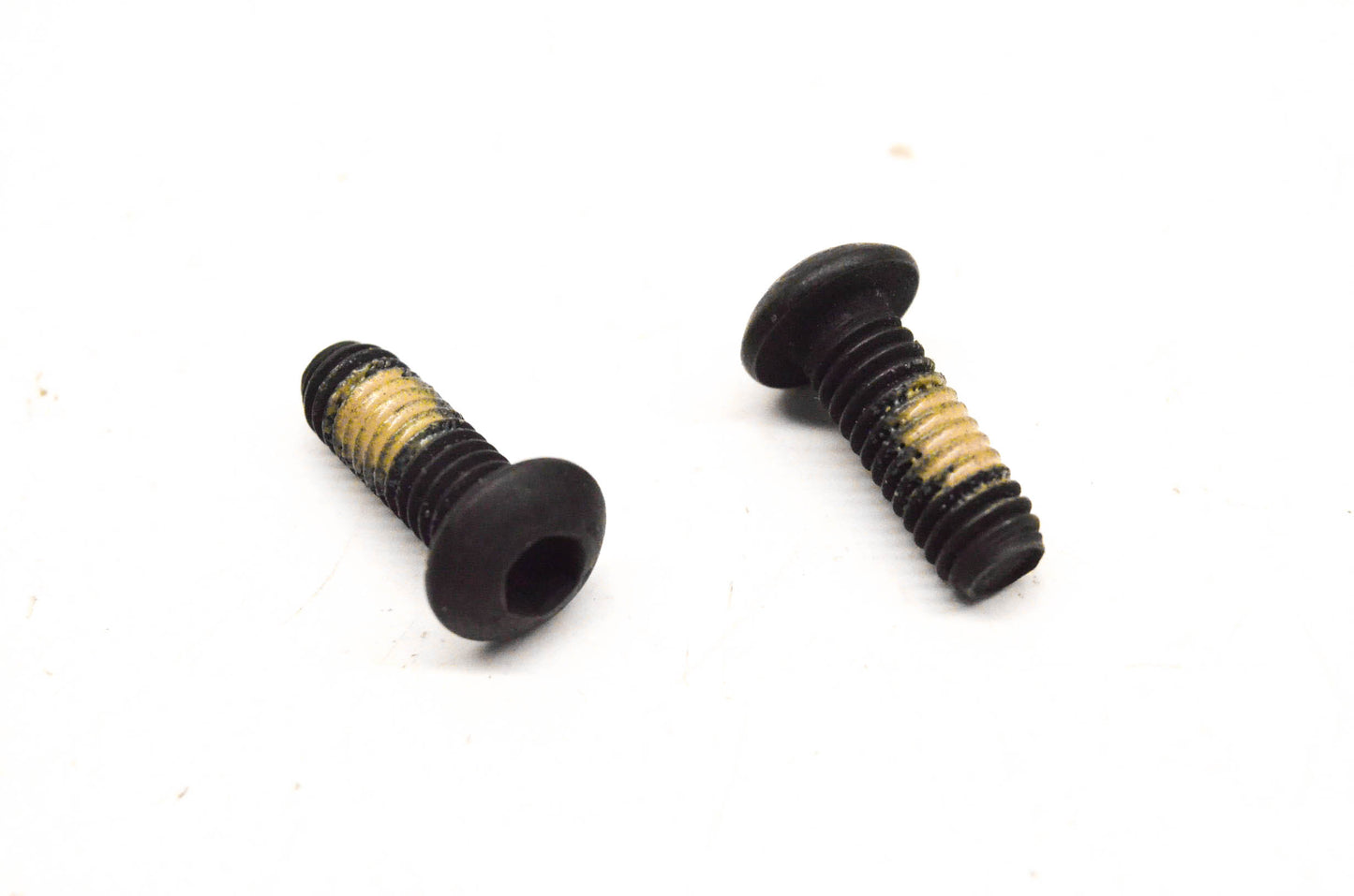 New Aftermarket 250000172 Socket Head Screws Qty 2 NOS