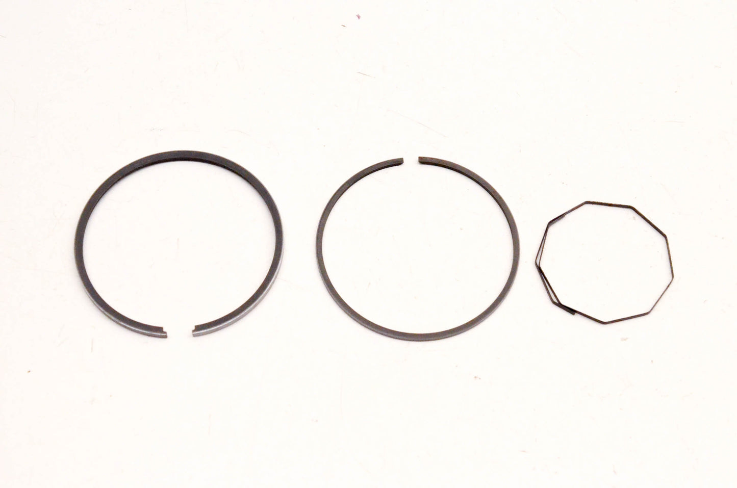 New OEM Yamaha 361-11610-02-00 Piston Ring Kit NOS