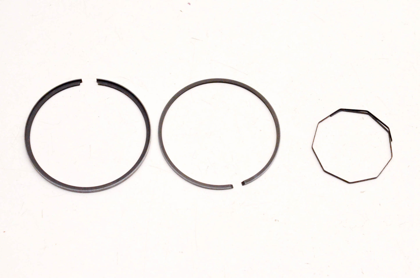 New OEM Yamaha 361-11610-02-00 Piston Ring Kit NOS