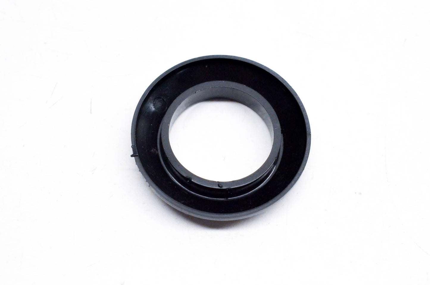New OEM Yamaha 5V6-25118-00-00 Hub Dust Cover NOS