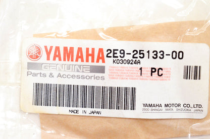 New OEM Yamaha 2E9-25133-00-00 Return Spring NOS