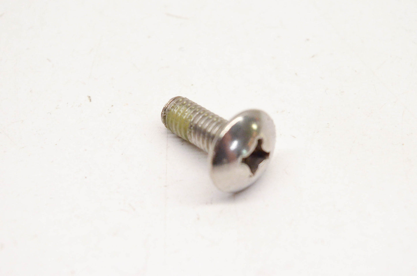 New OEM Yamaha 4NL-F8354-00-00 Truss Screw NOS