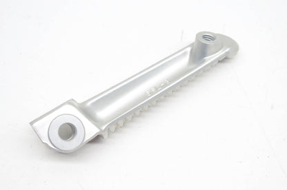New OEM Yamaha 2C0-27451-00-00 Footrest Peg NOS