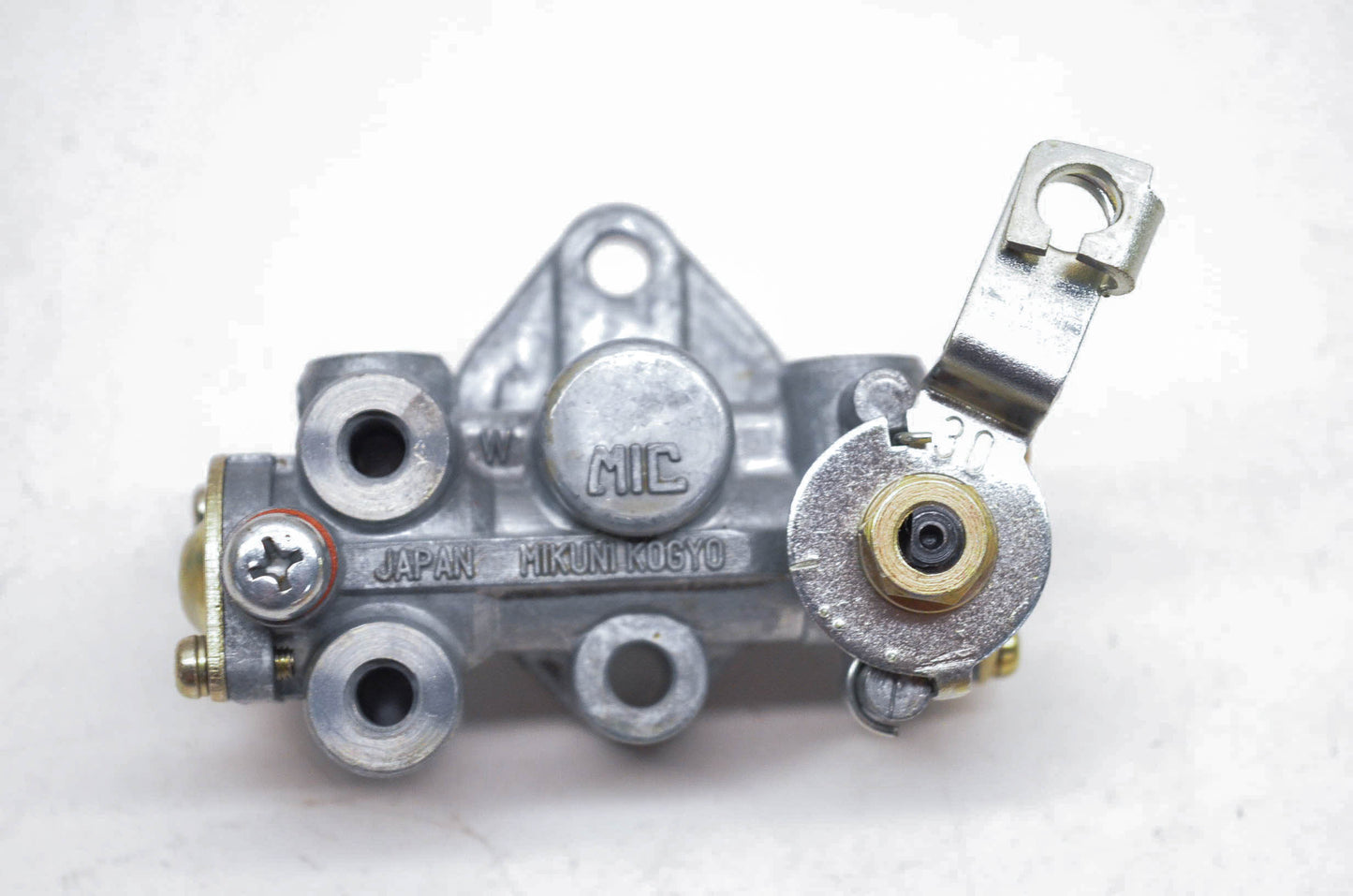 New OEM Suzuki 16100-30011 Oil Pump Assembly NOS