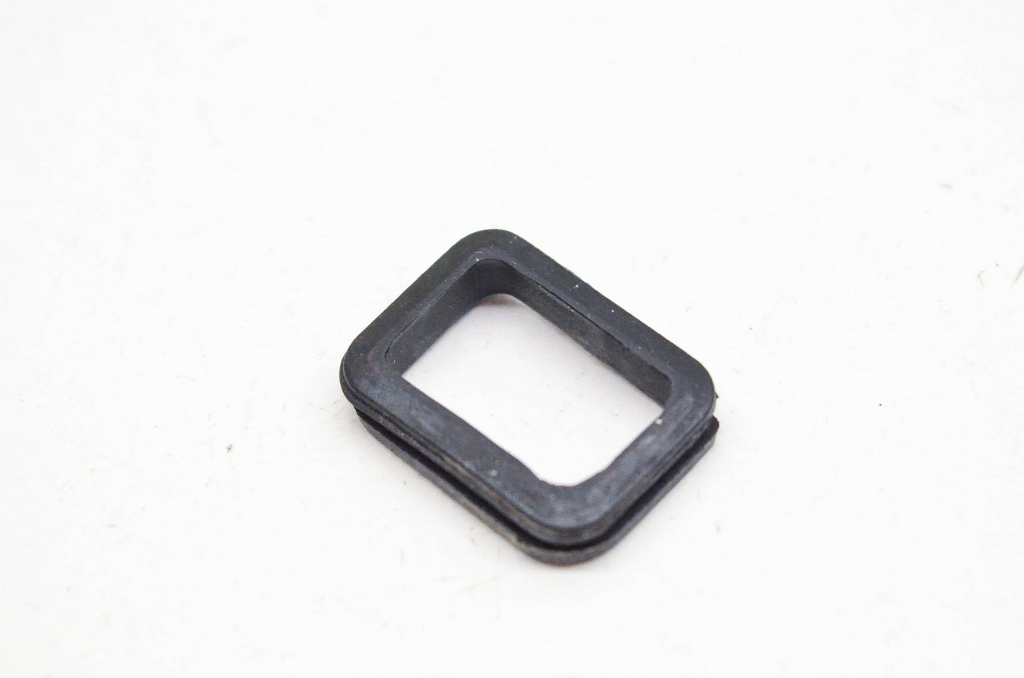 New OEM Yamaha 1YW-2639G-00-00 Reverse Lever Seal NOS