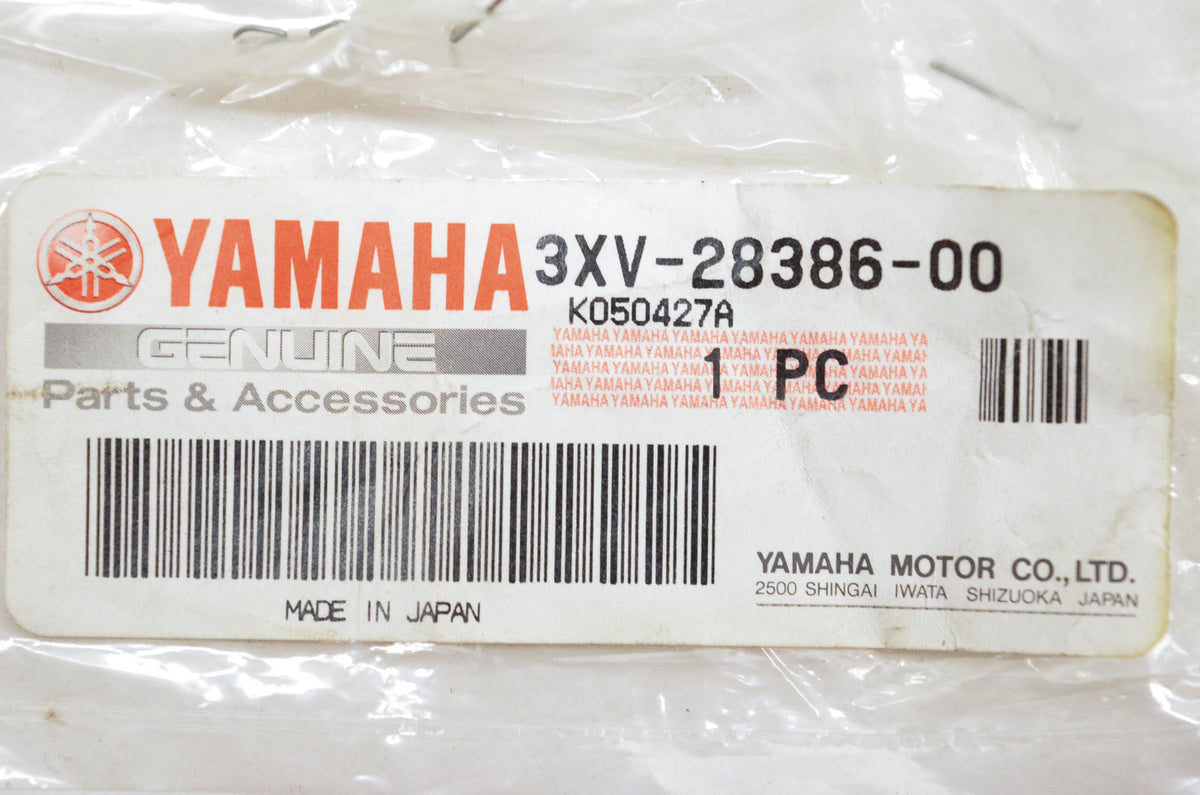 New OEM Yamaha 3XV-28386-00-00 Head Screw NOS