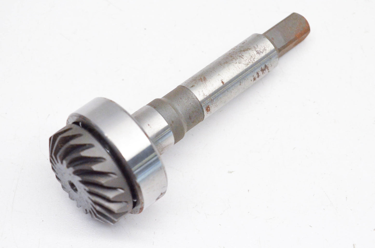New OEM Yamaha 3L5-17550-00-00 Driven Pinion Shaft NOS