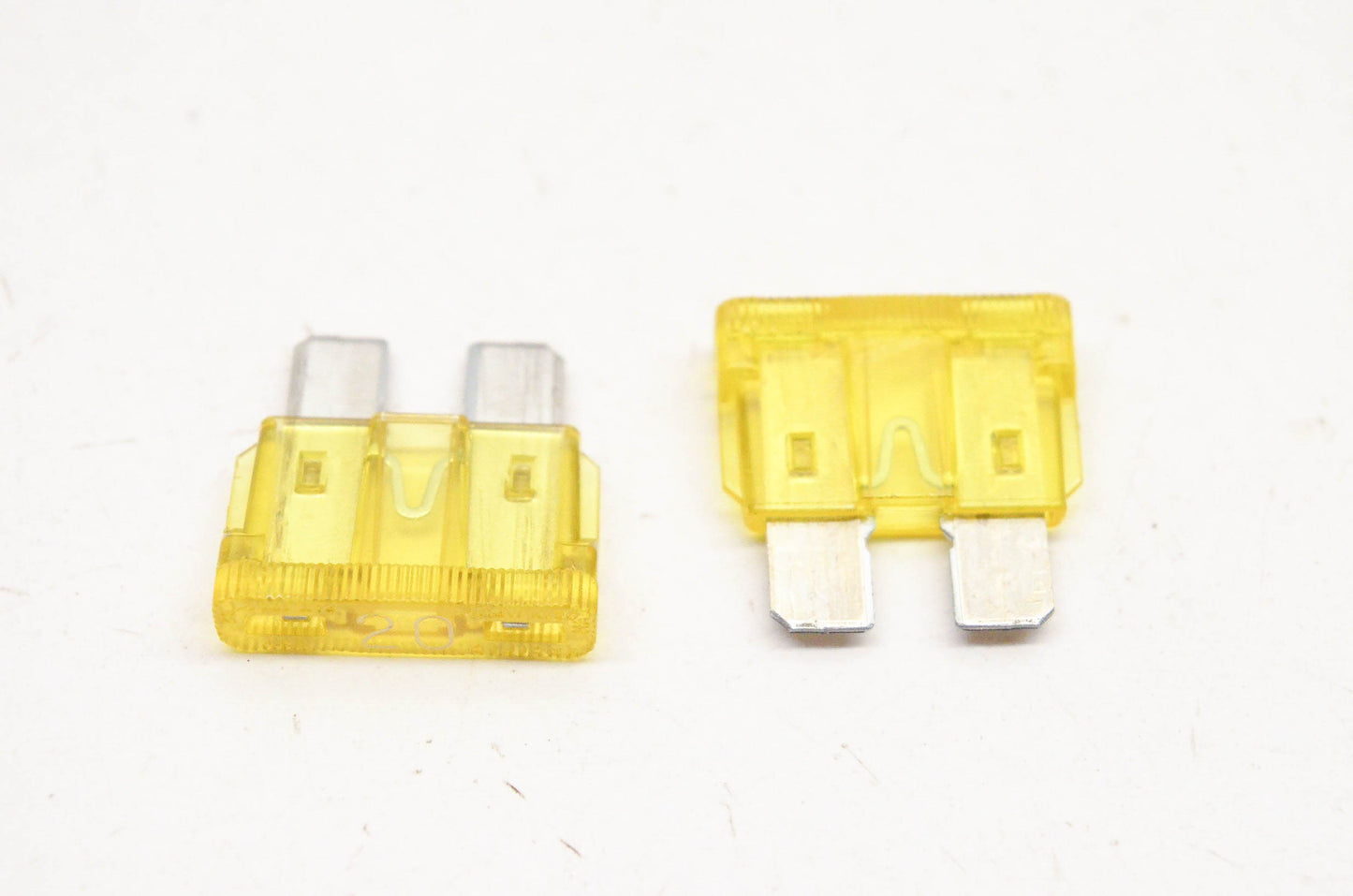 New OEM Yamaha 2GV-82151-00-00 20amp Fuses Qty 2 NOS