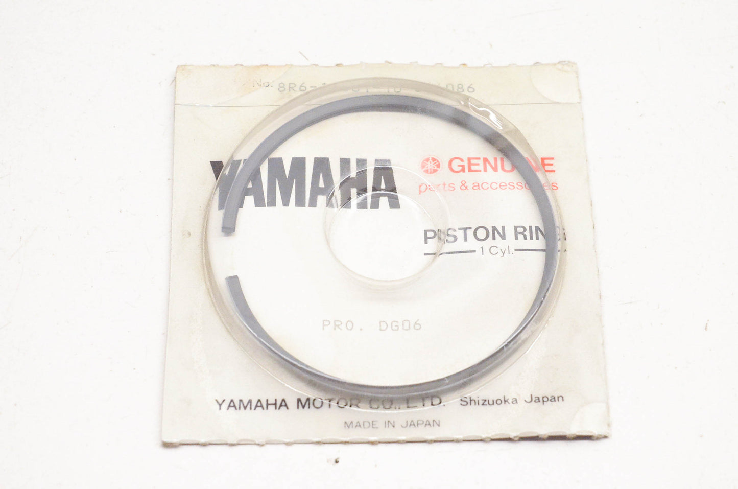 New OEM Yamaha 8R6-11601-10-00 Piston Ring Kit 1st O/S NOS
