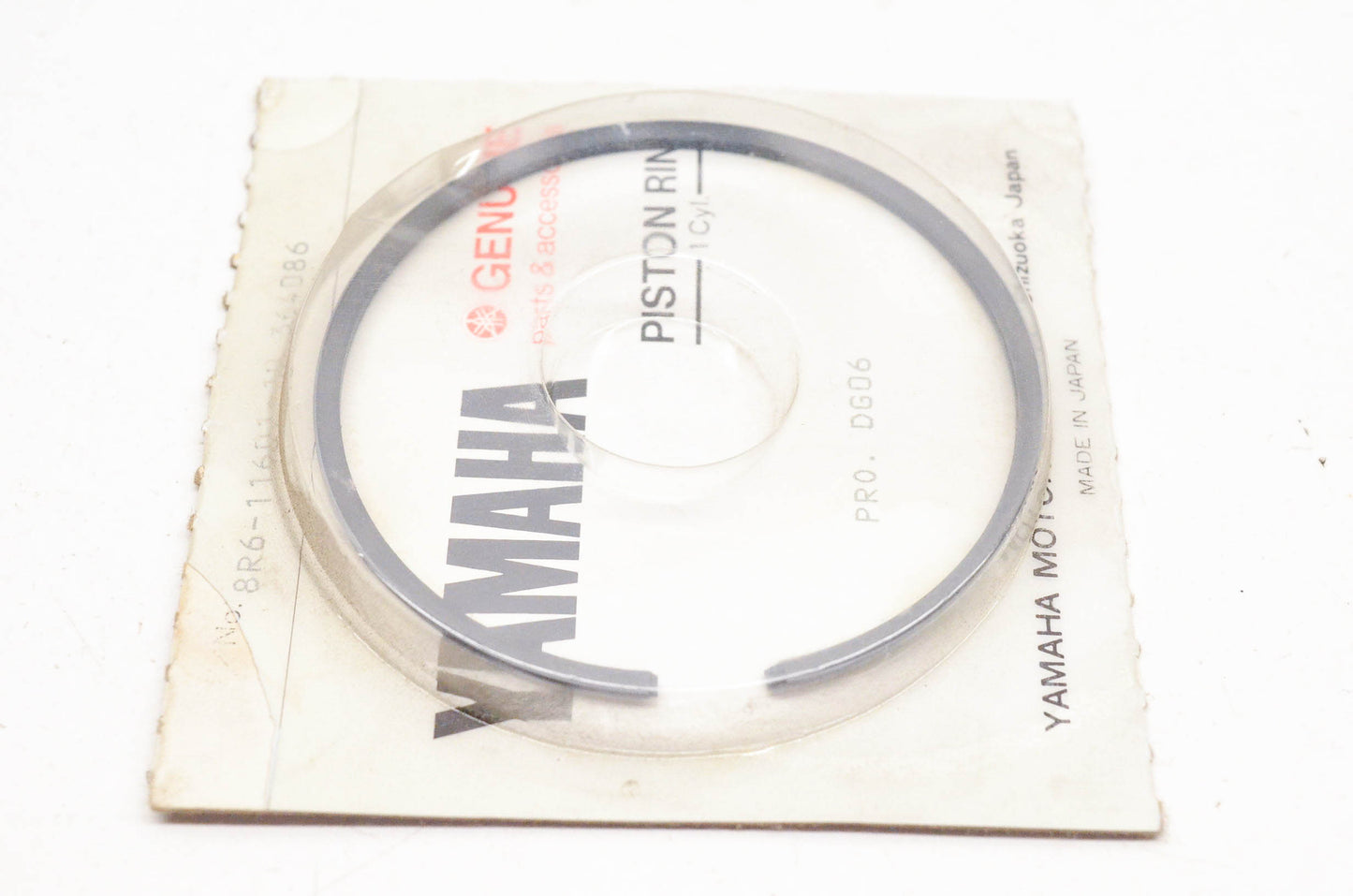 New OEM Yamaha 8R6-11601-10-00 Piston Ring Kit 1st O/S NOS