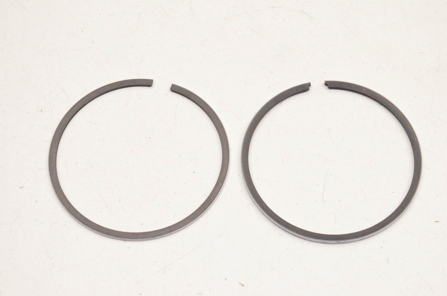 New OEM Yamaha 839-11610-10-00 Piston Ring Kit 1st O/S NOS