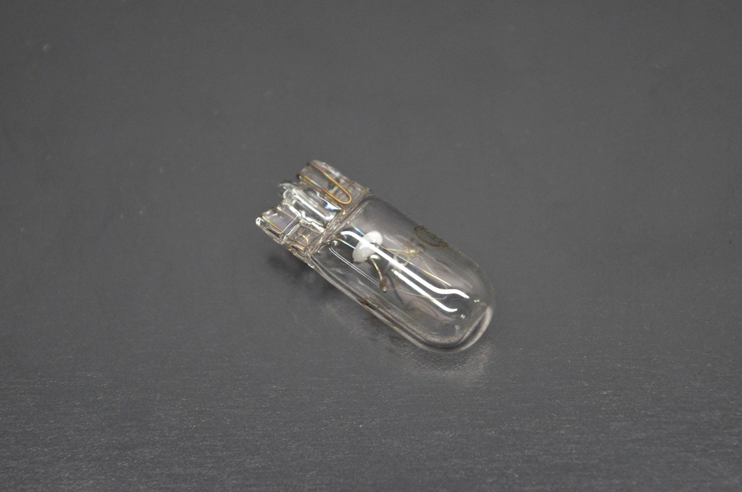 New OEM Yamaha 4G1-84744-00-XX Replacement 12v 3w Bulb NOS
