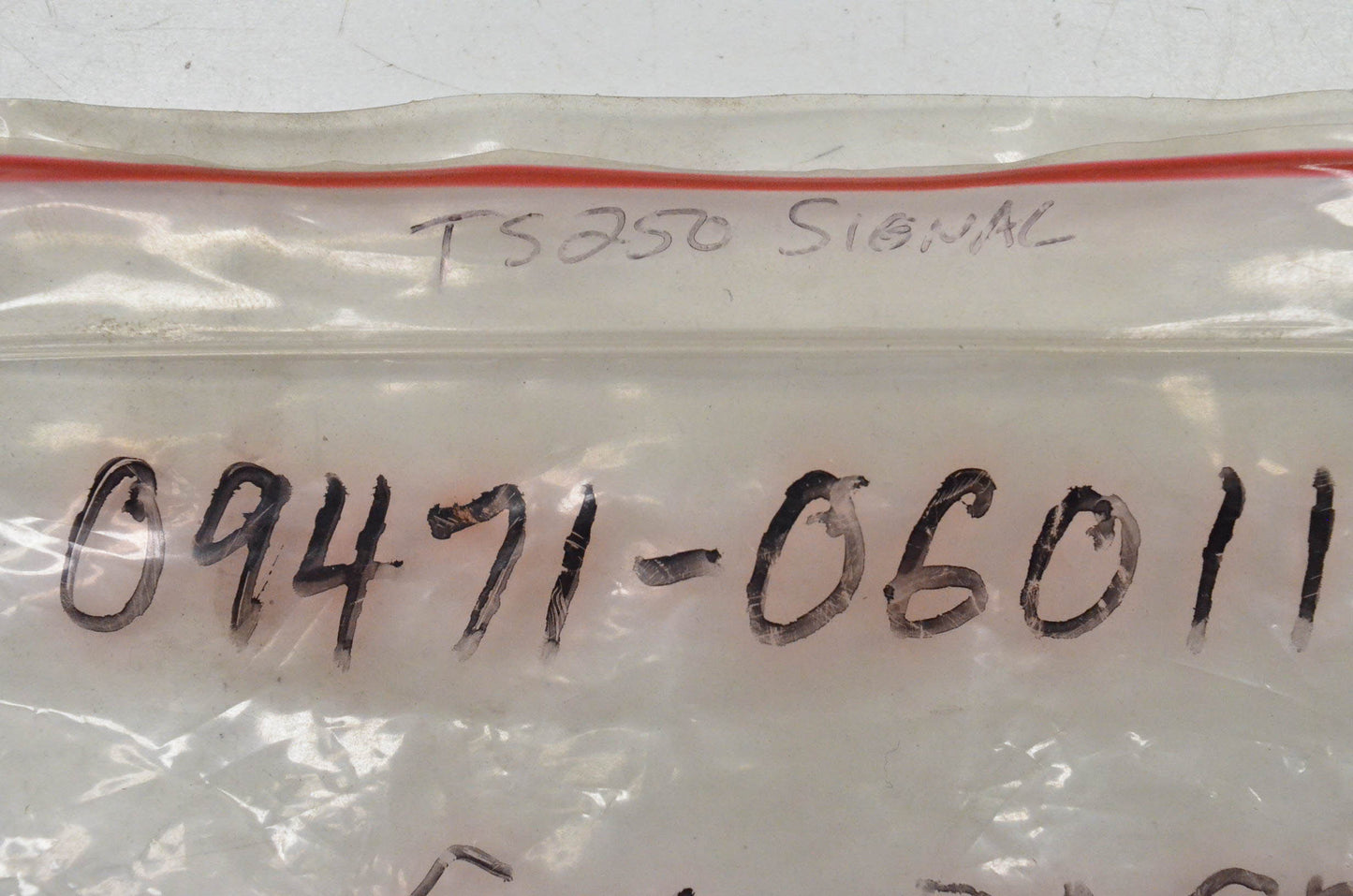 New OEM Suzuki 09471-06011 Turn Signal 1129 6v 21CP Bulb NOS