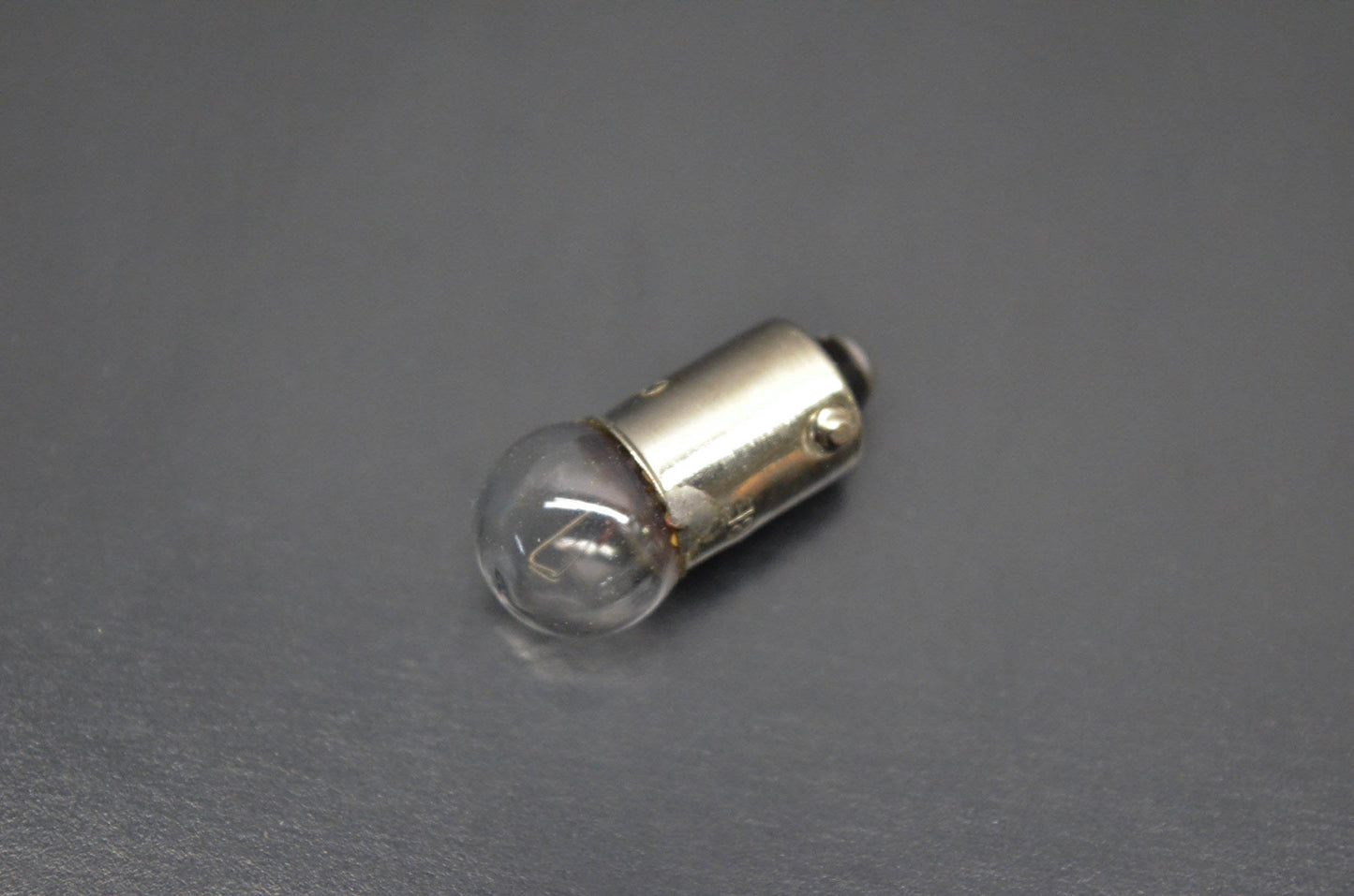 New OEM Yamaha 123-83516-21-XX Candlepower 12v 3.4w Bulb NOS