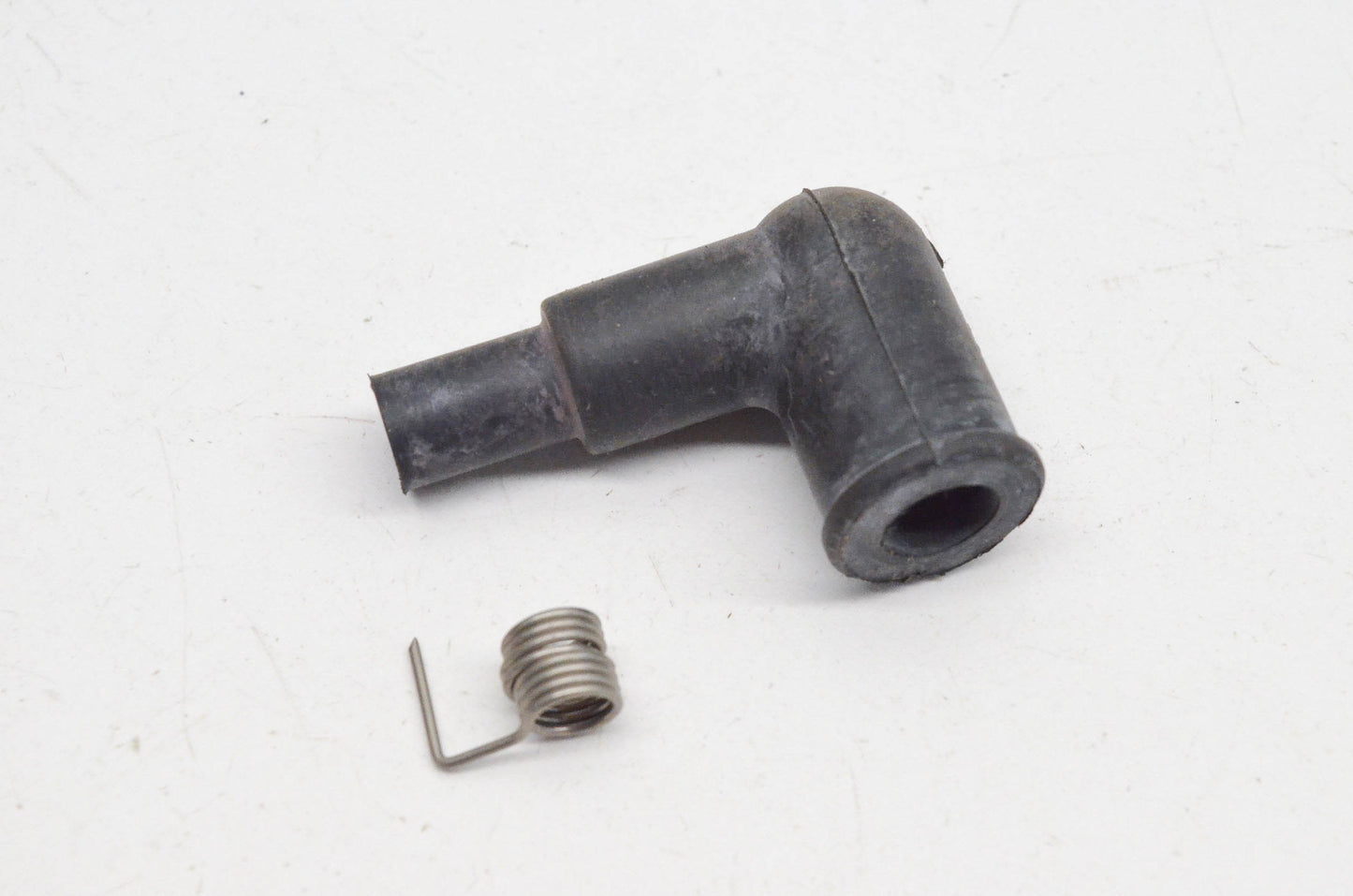 New OEM Yamaha 663-82370-01-00 Plug Cap Kit NOS
