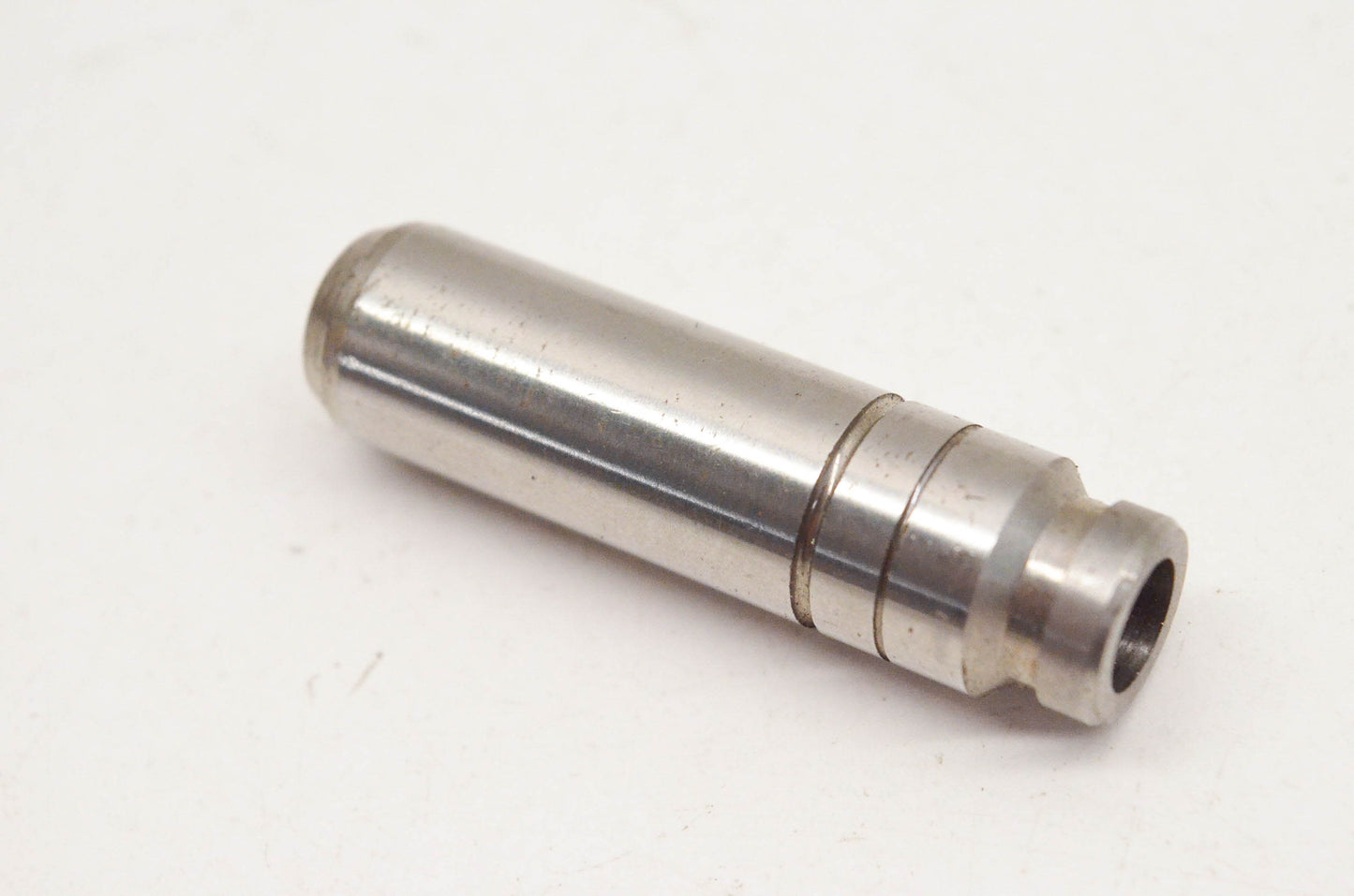 New OEM Yamaha 3Y1-11133-11-00 Intake Valve Guide NOS