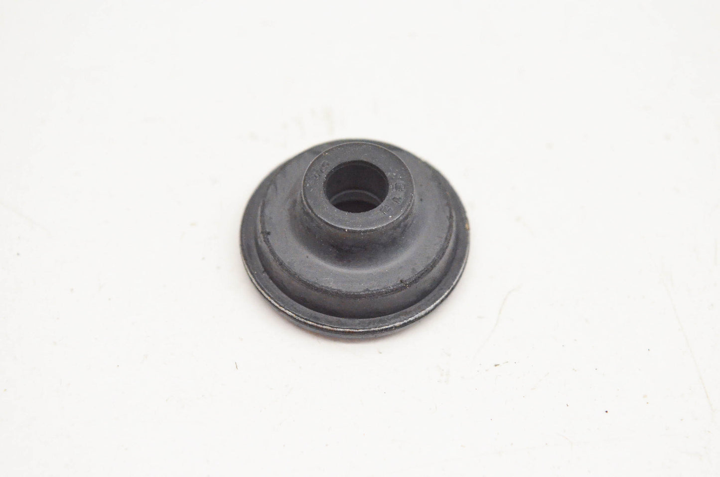 New OEM Yamaha 4G0-1111G-00-00 Rubber Mount NOS