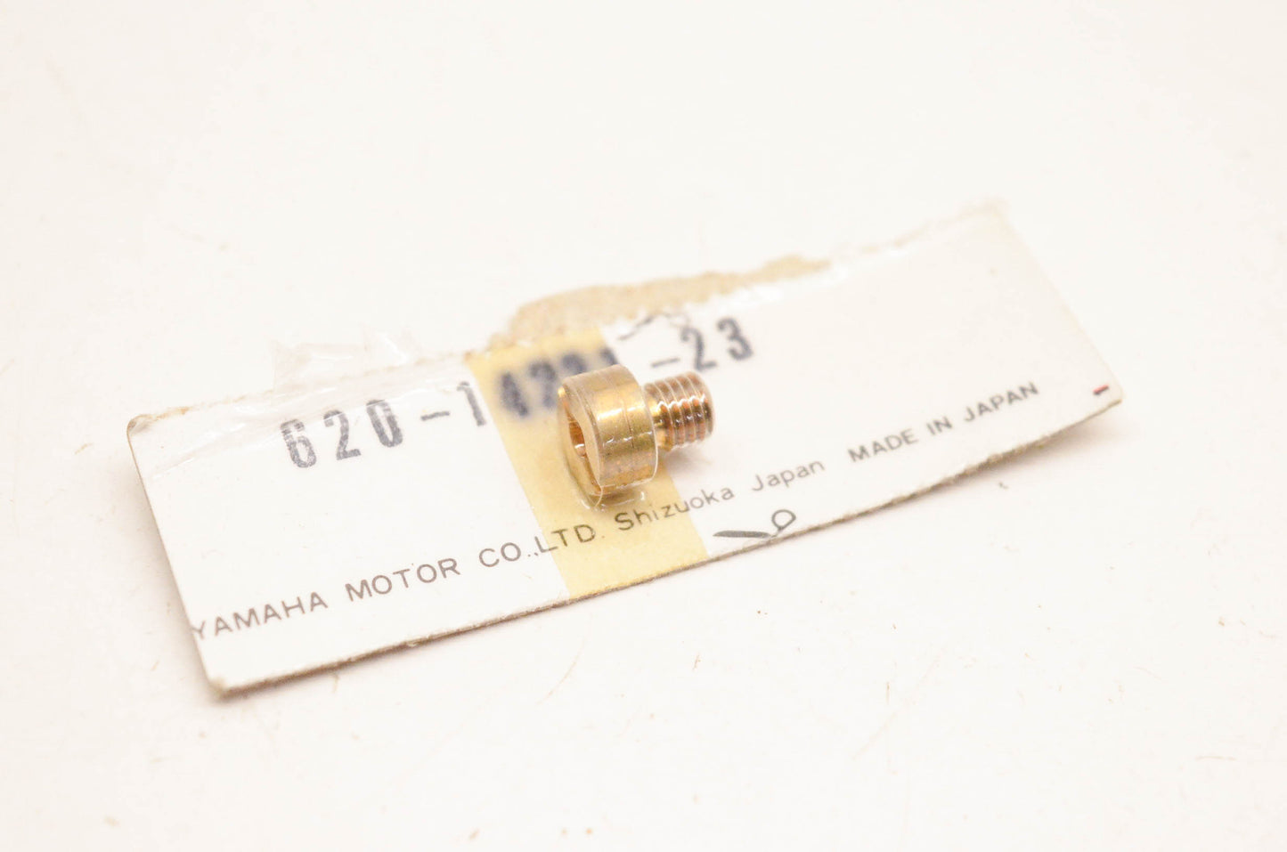 New OEM Yamaha 620-14231-23-00 Main Jet #115 NOS