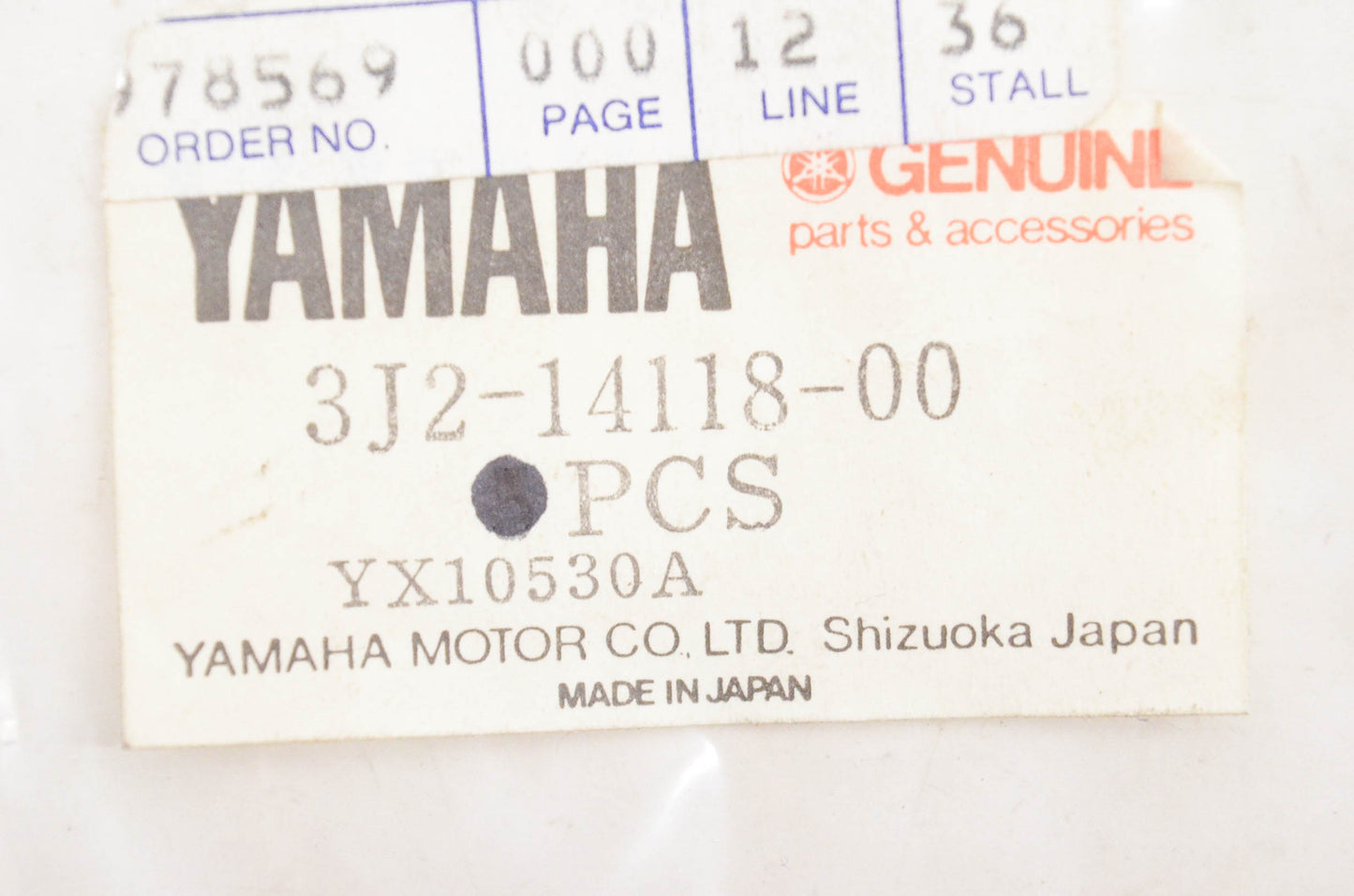 New OEM Yamaha 3J2-14118-00-00 Plugs Qty 2 NOS