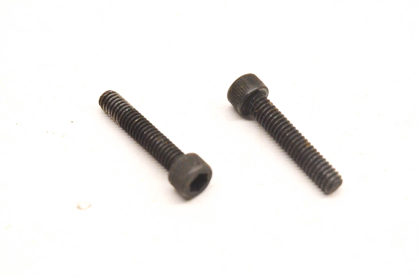 New OEM Arctic Cat 8005-341 Black Hex Clutch Ramp Retaining Screws Qty 2 NOS