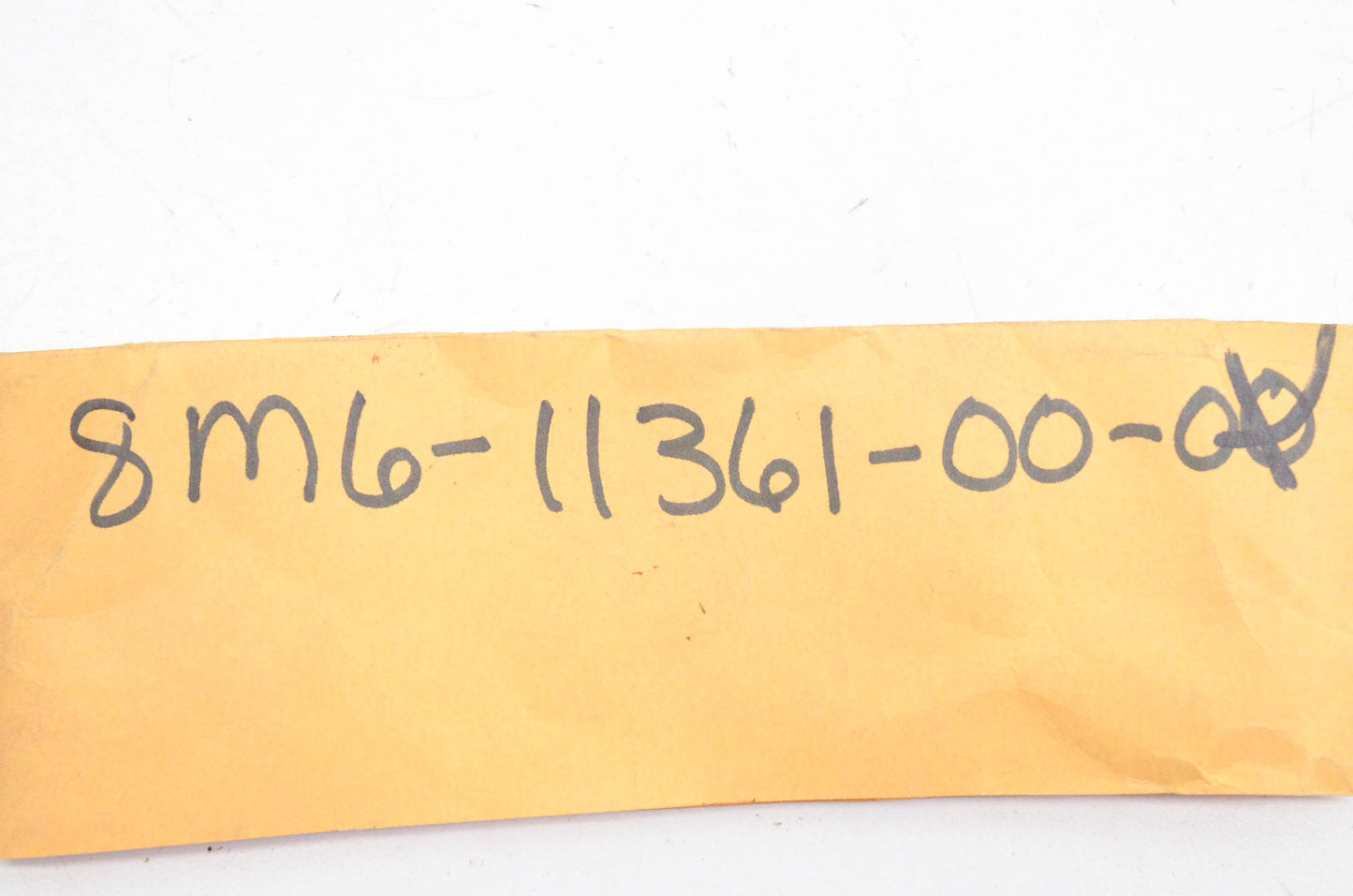 New OEM Yamaha 8M6-11361-00-00 Cylinder Mount Stud NOS