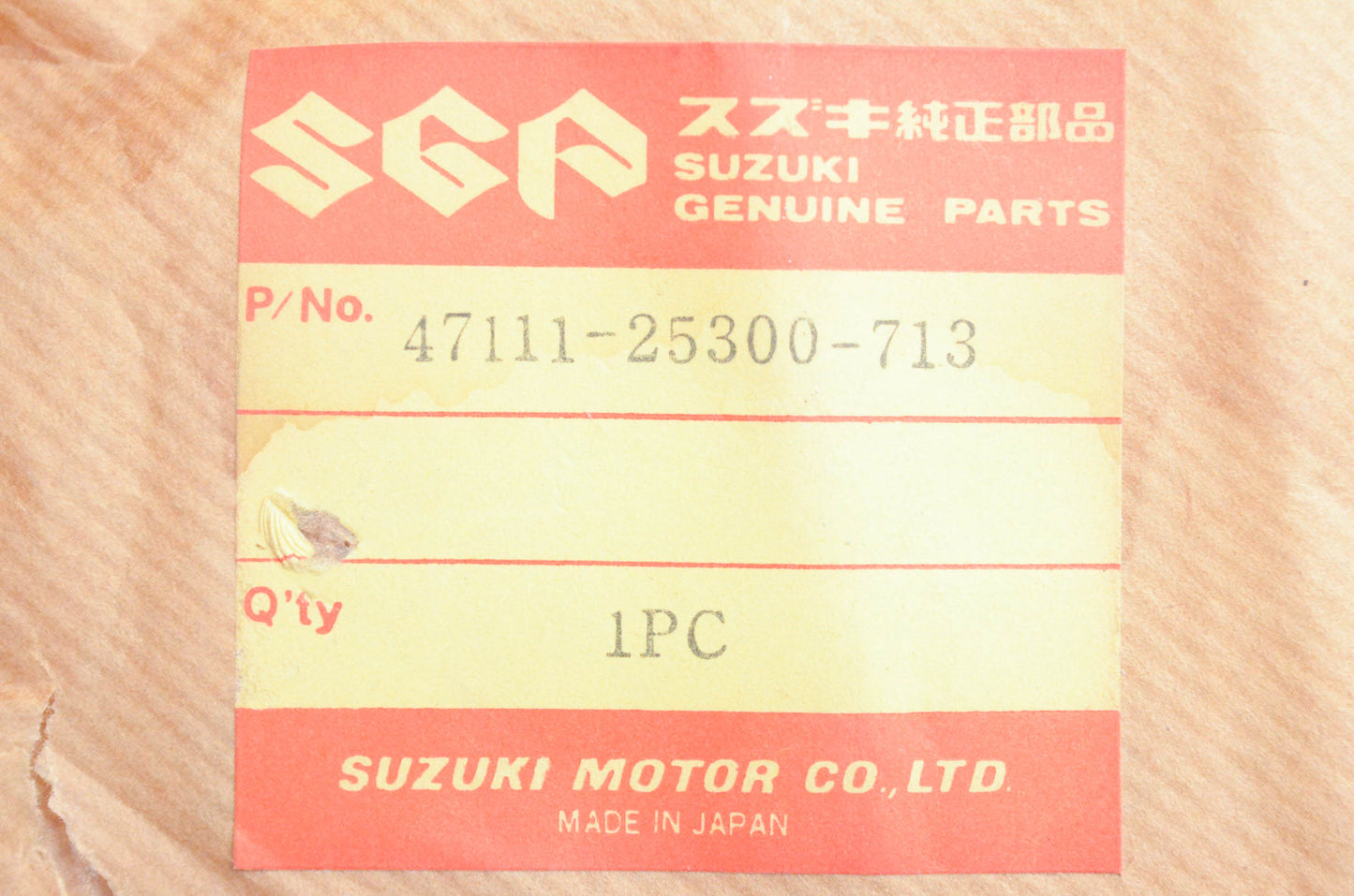New OEM Suzuki 47111-25300-713 Righthand Side Cover NOS