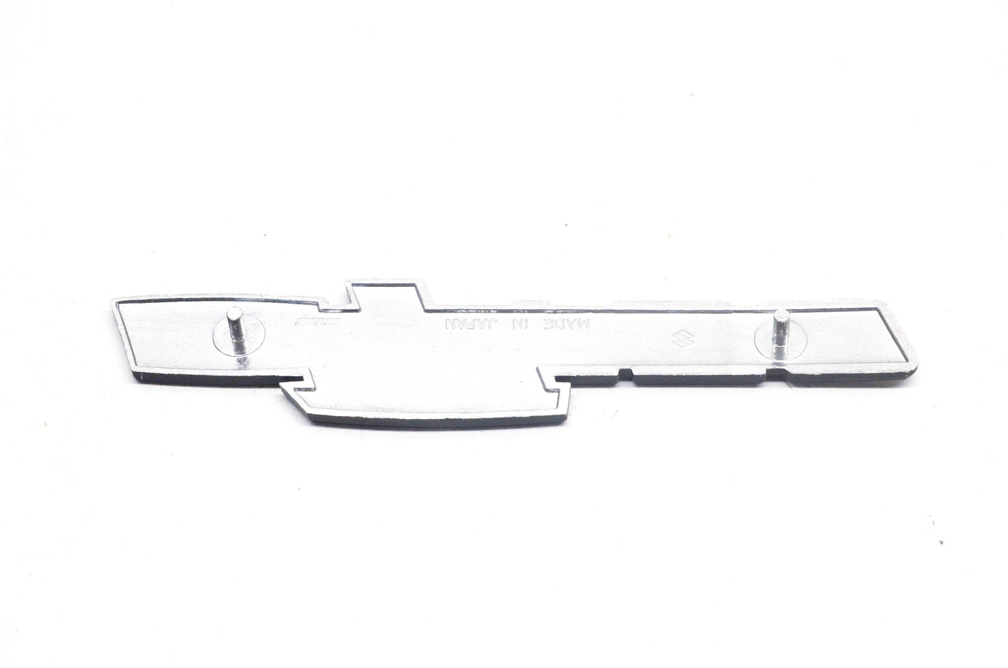 New OEM Suzuki 68141-31600 GT750 Emblem NOS