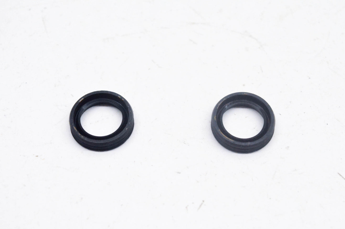 New OEM Suzuki 09284-10004 Dust Seals Qty 2 NOS