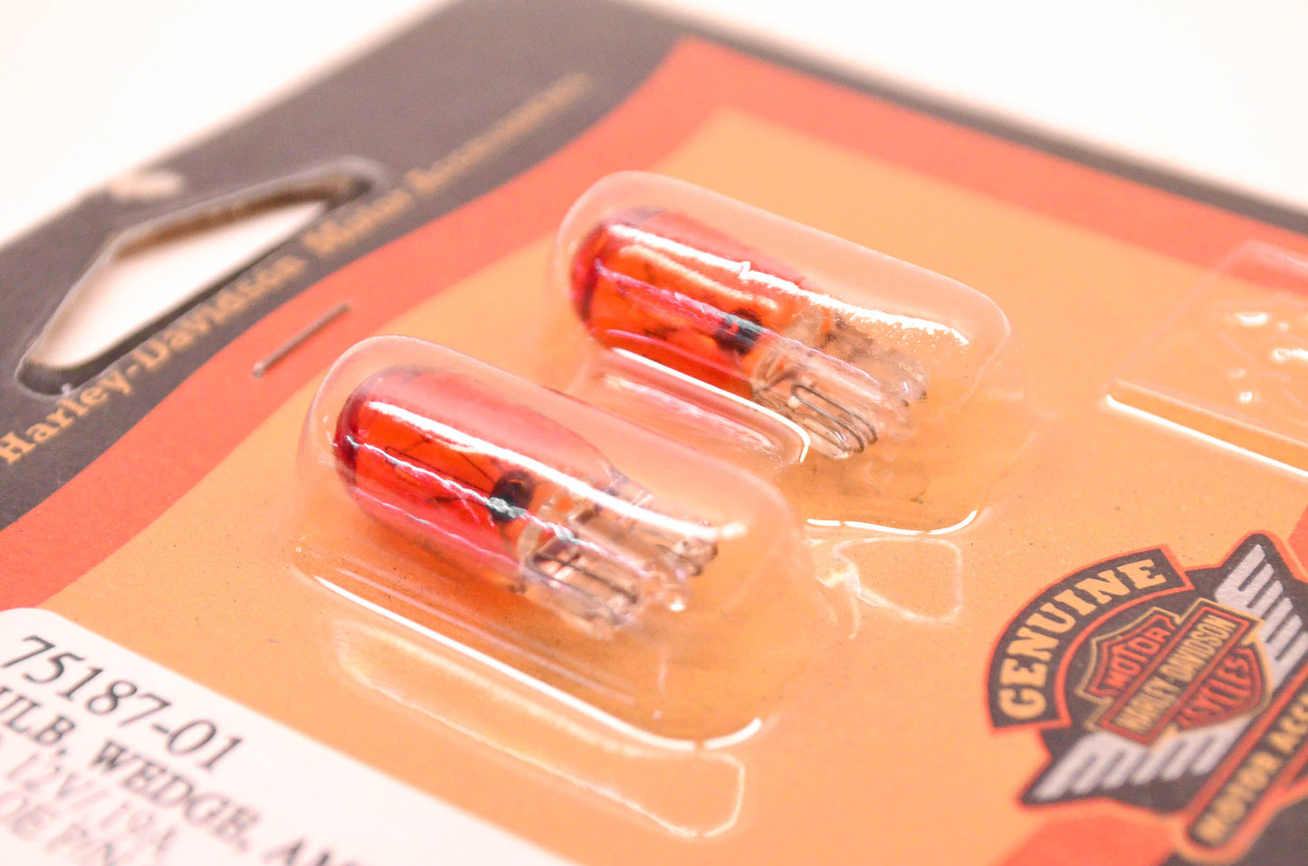 New OEM Harley-Davidson 75187-01, 67136-85 Wedge Bulb Amber T-10 12V/.19A NOS