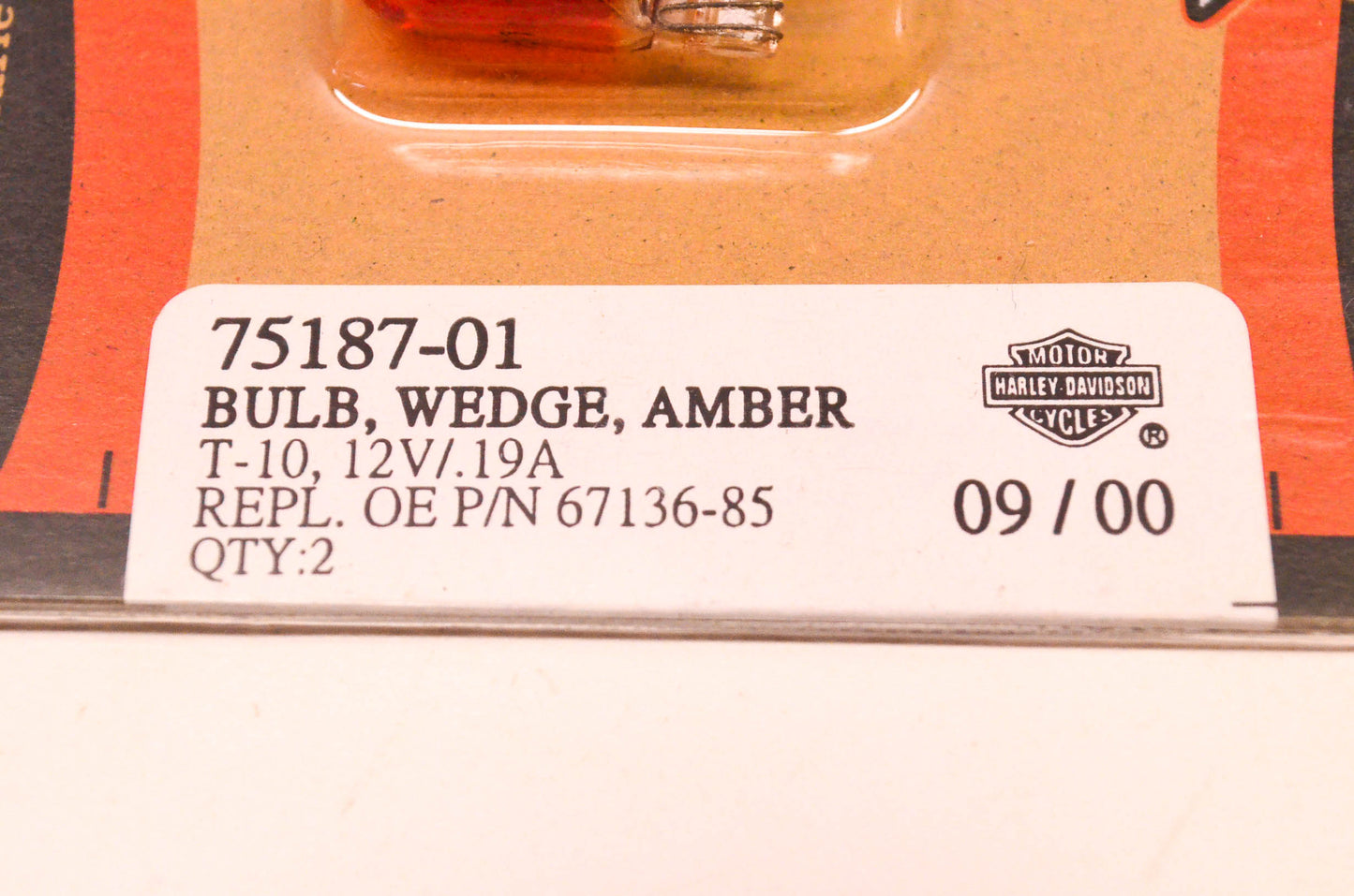 New OEM Harley-Davidson 75187-01, 67136-85 Wedge Bulb Amber T-10 12V/.19A NOS