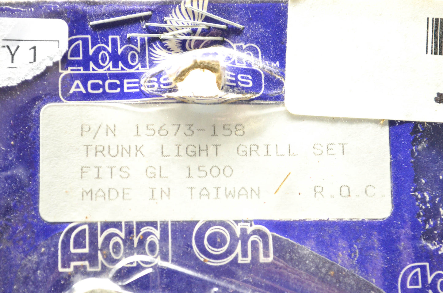 AddOn Accessories 15673-158 Trunk Light Grill Kit NOS