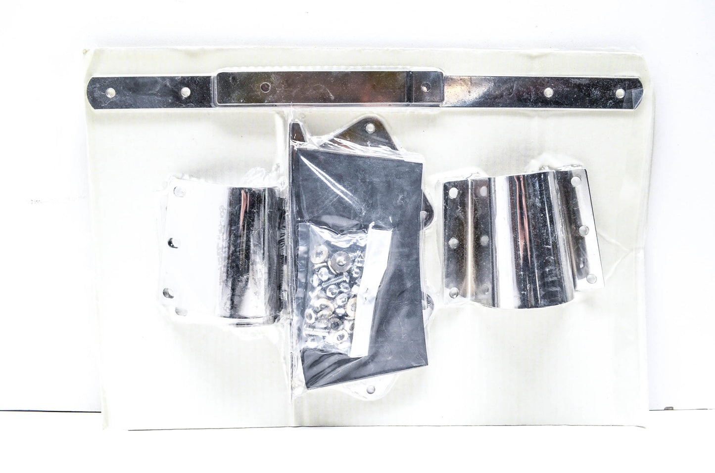 Show Chrome 20-202 Windshield Kit NOS