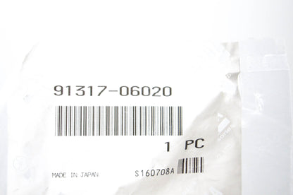 New OEM Yamaha 91317-06020-00 Carburetor Joint Bolt NOS