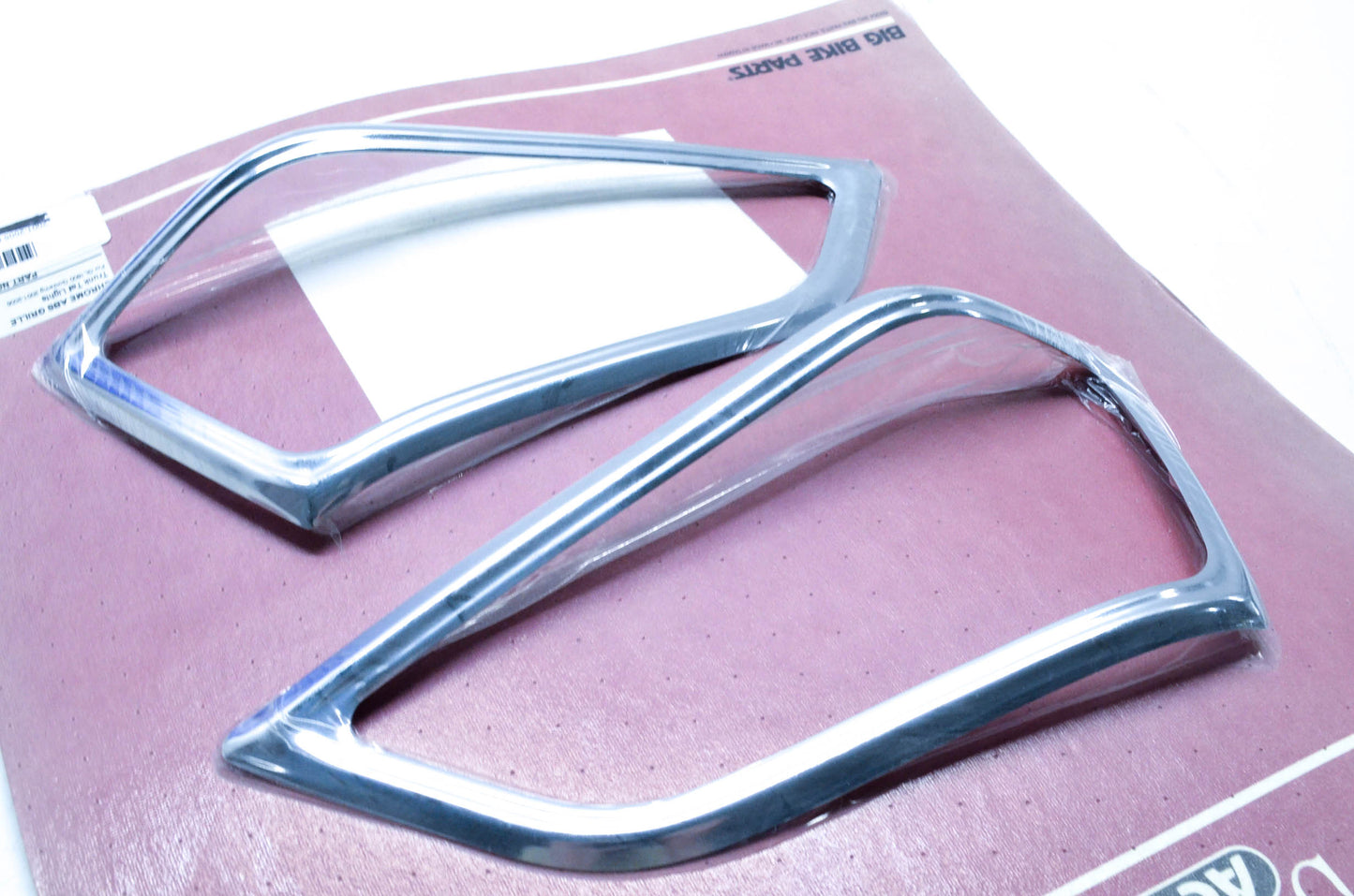 Show Chrome 52-744 Trunk Tail Light Kit NOS