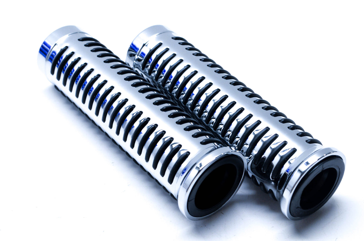 Show Chrome 17-361 Raised Ribbed Grips NOS
