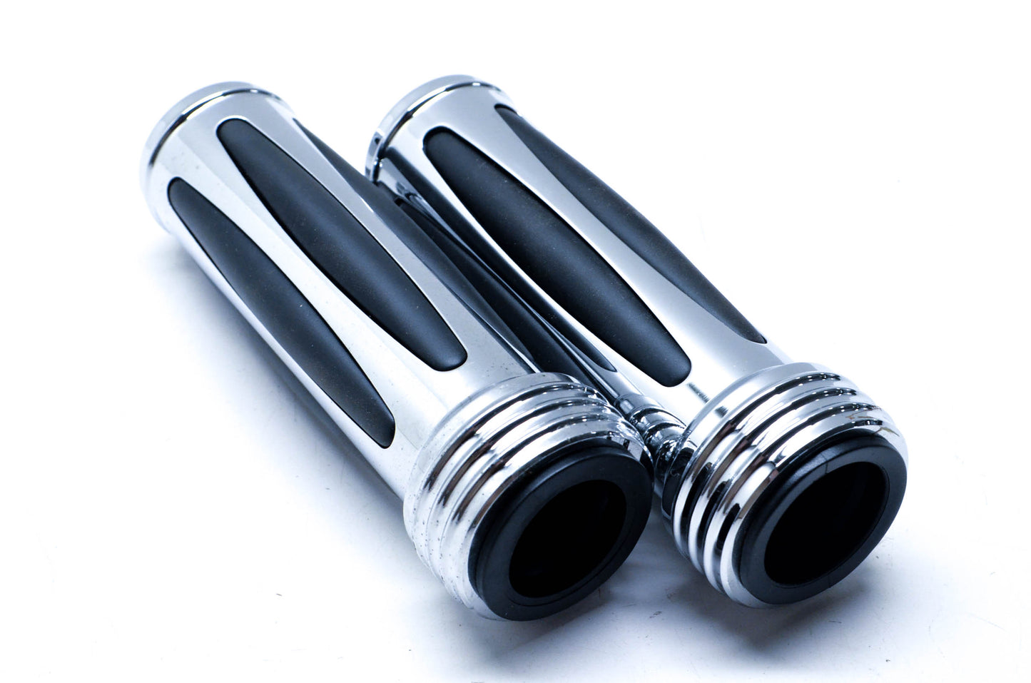 Show Chrome 17-374 Comfort Grip Kit NOS