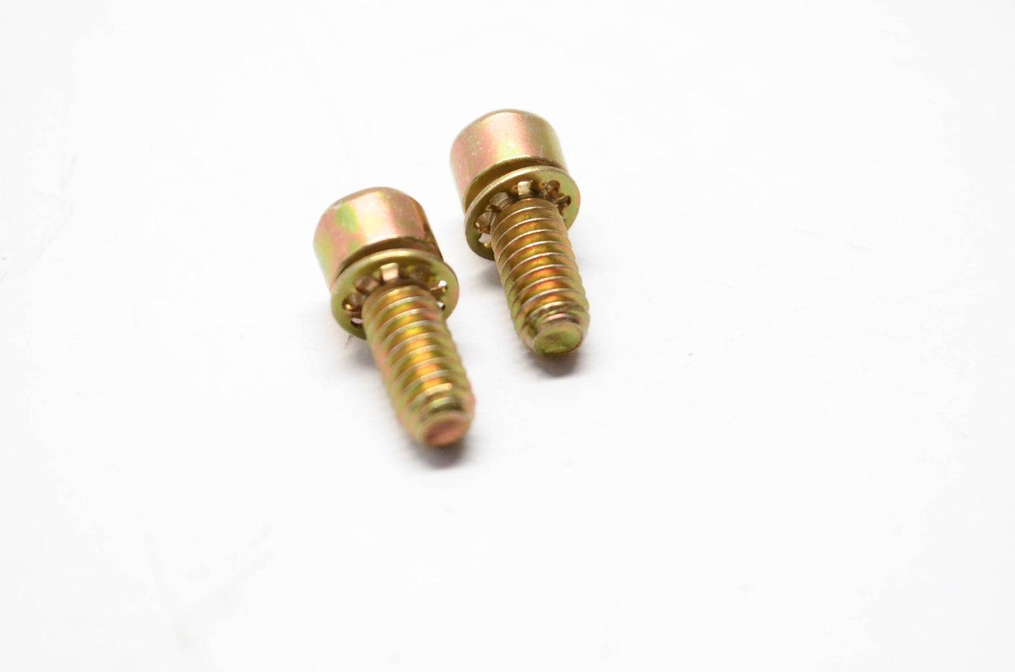 New OEM Polaris 7515136 Screw Qty 2 NOS