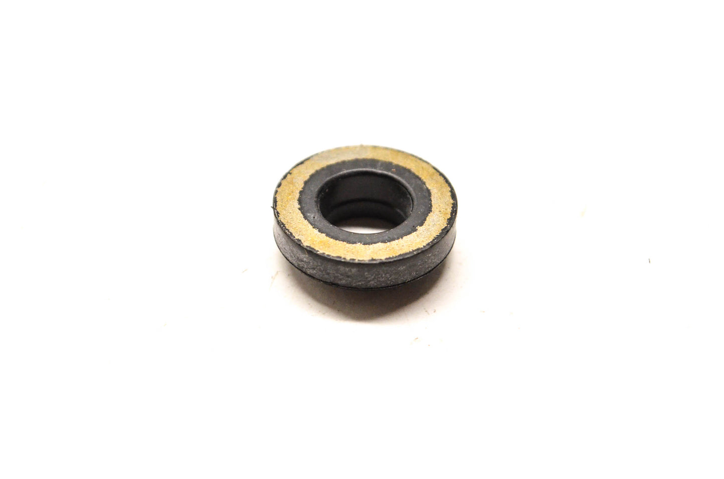 New OEM Yamaha 4KG-1111G-00-00 Rubber Mount NOS