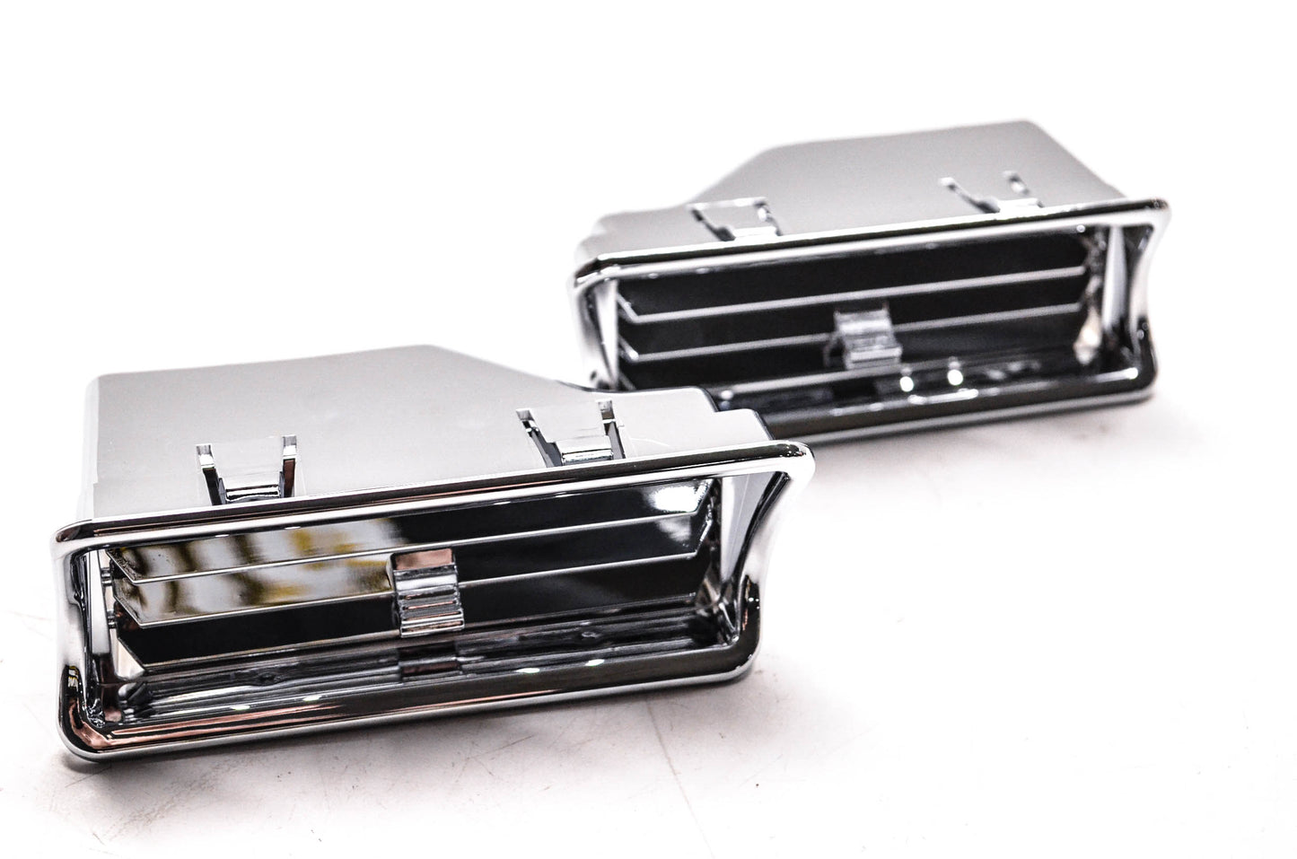 Show Chrome 52-684 Upper Air Vent Kit NOS
