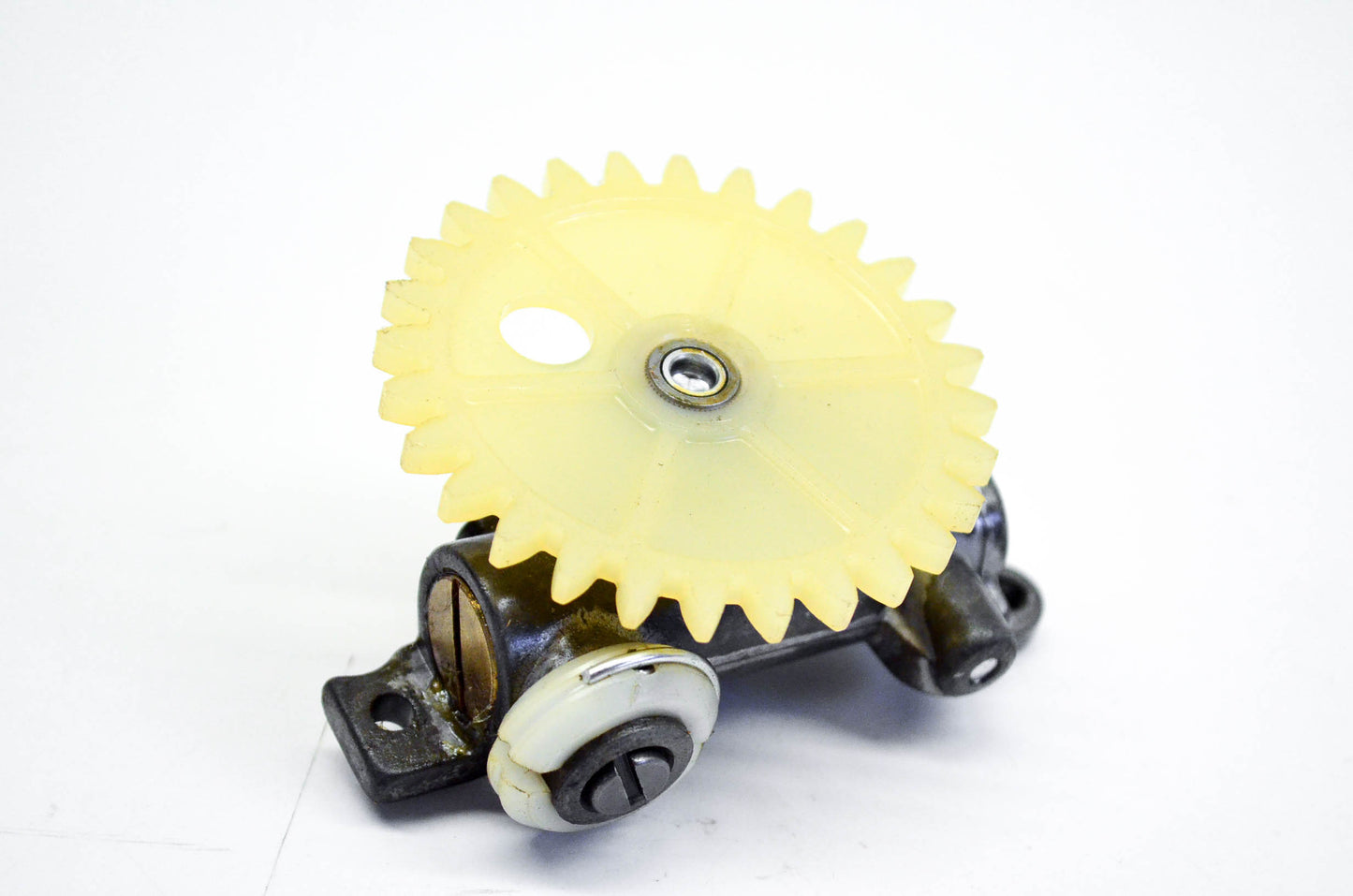 New OEM Stihl 1113-640-3200 Oil Pump NOS
