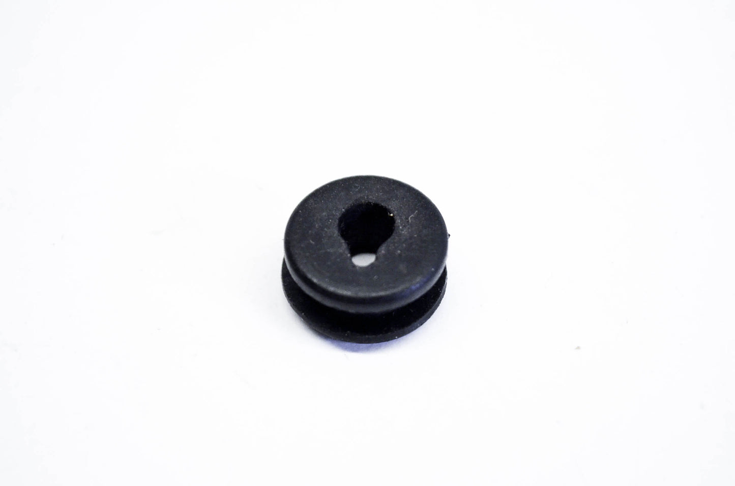 New OEM Stihl 0000-989-0810 Grommet NOS