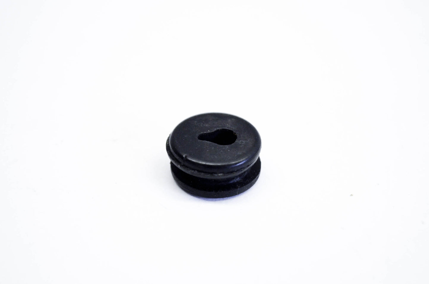 New OEM Stihl 0000-989-0810 Grommet NOS