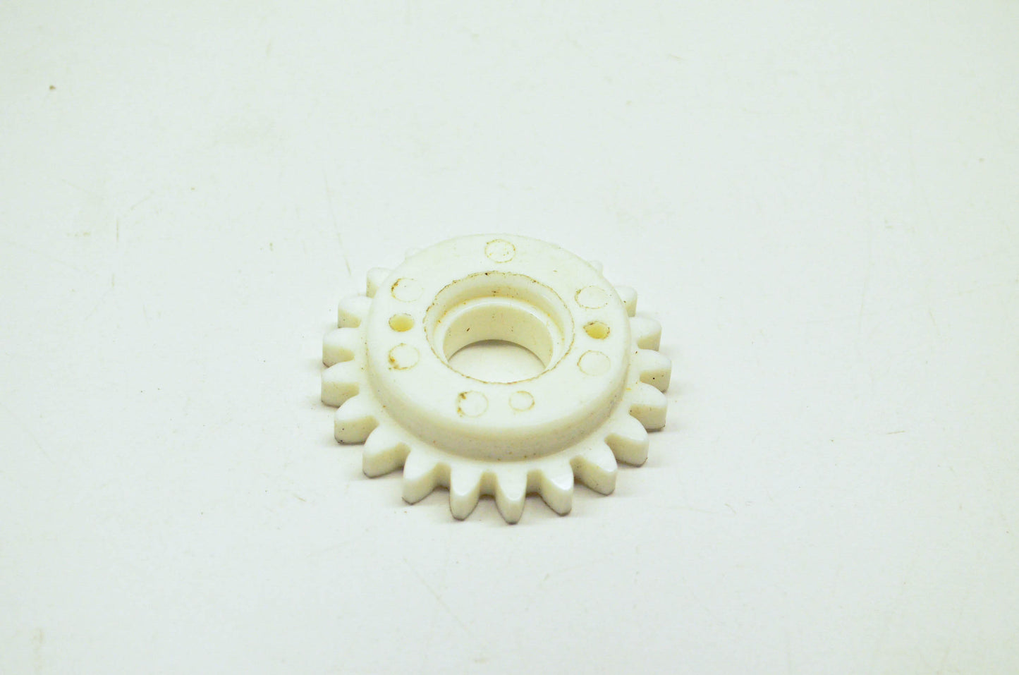New OEM Stihl 1115-647-1800 White Spur Gear NOS