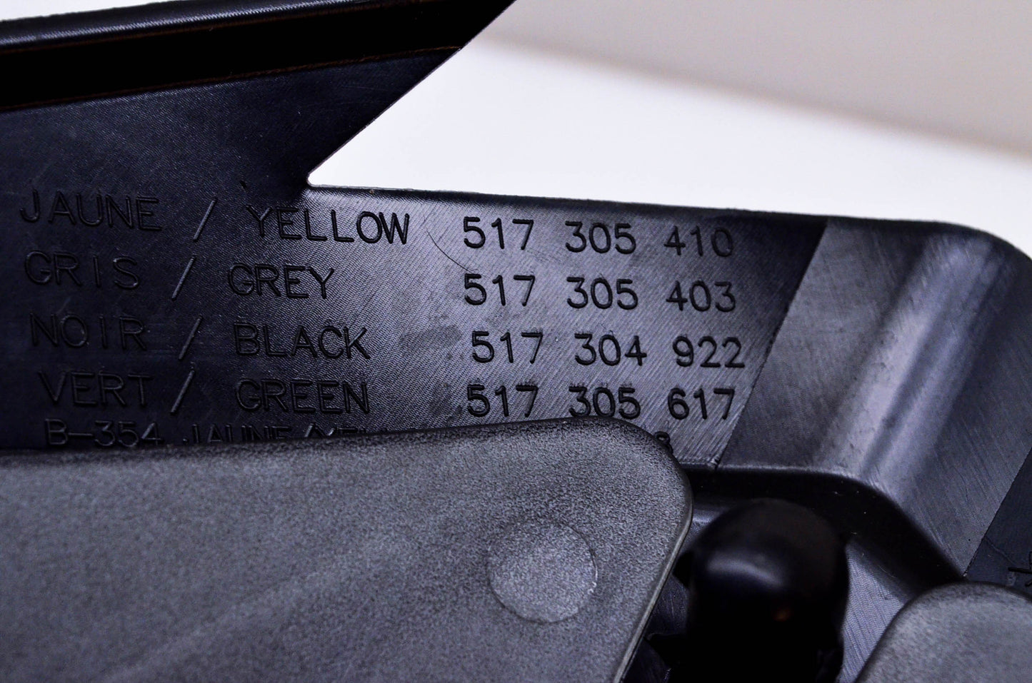 Ski Doo 517304921, 517 304 922 Windshield w/ Support Trim Assembly