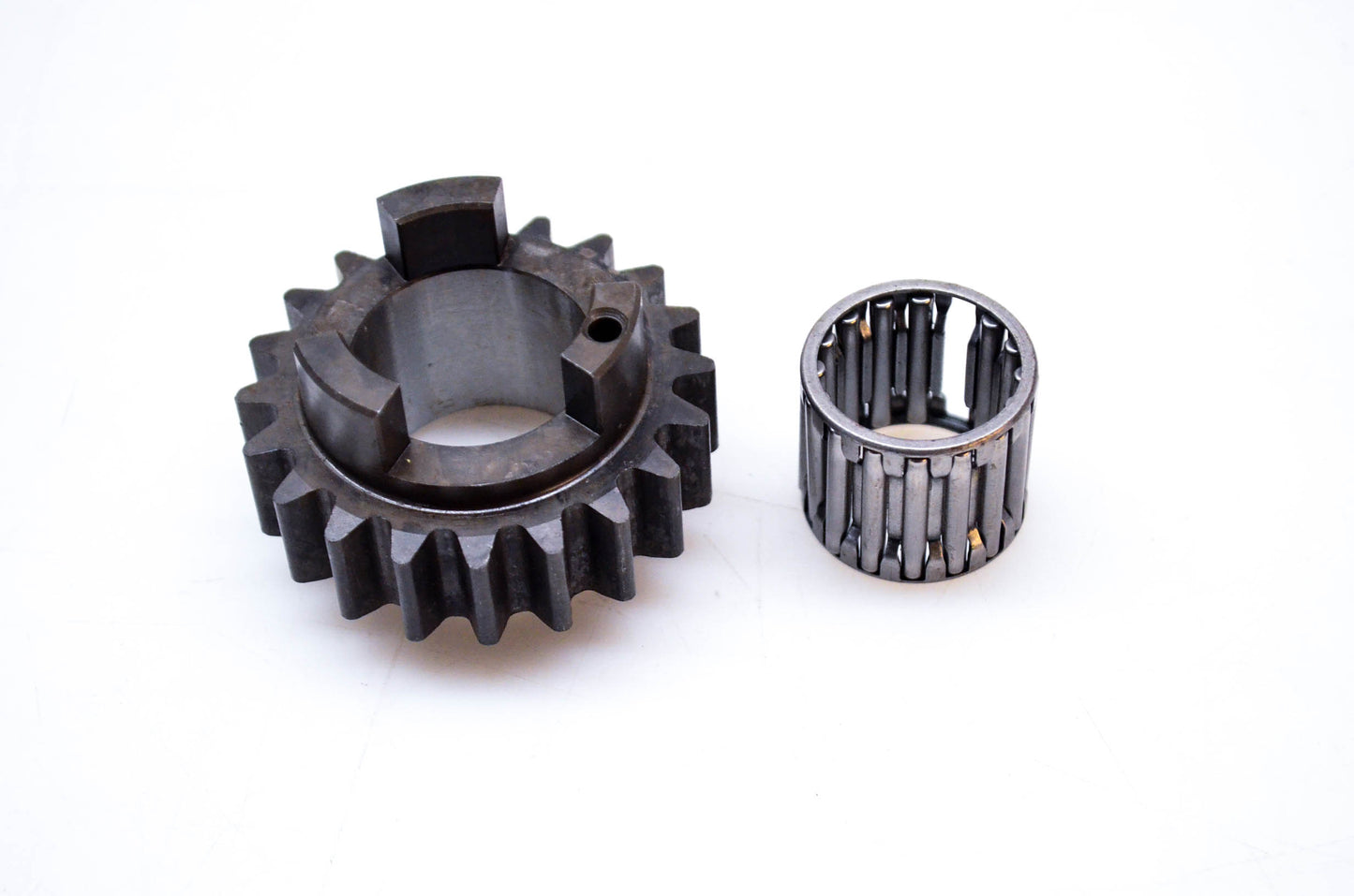 New OEM Arctic Cat 0702-371 Idler 20T Sprocket Assembly NOS