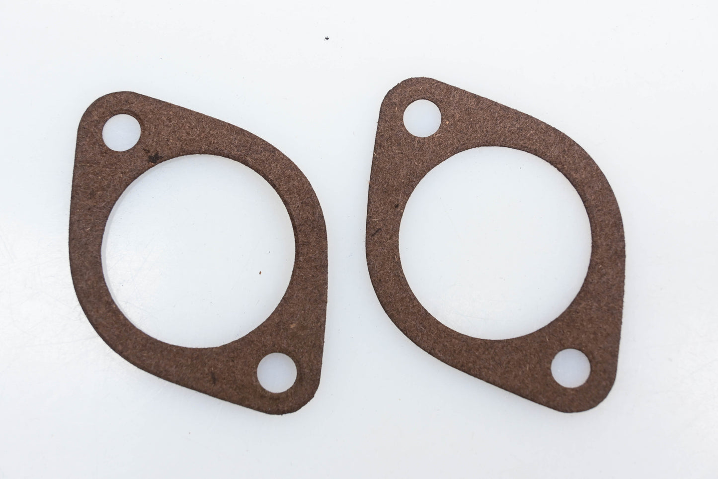 New OEM Briggs & Stratton 27381 Elbow Gaskets Qty 2 NOS