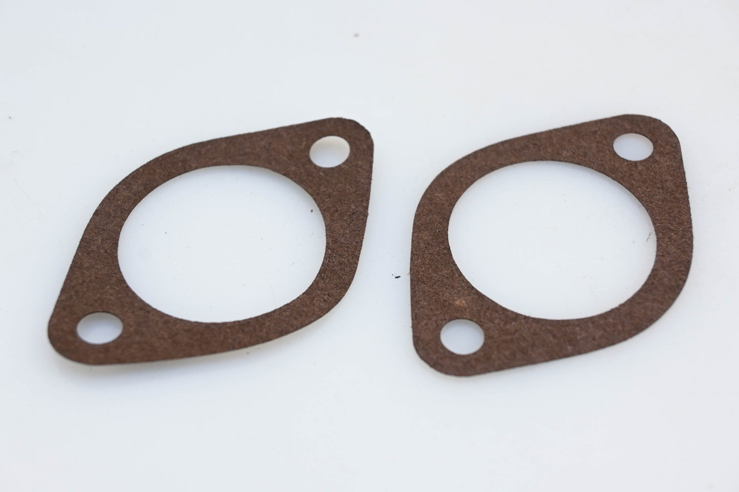 New OEM Briggs & Stratton 27381 Elbow Gaskets Qty 2 NOS