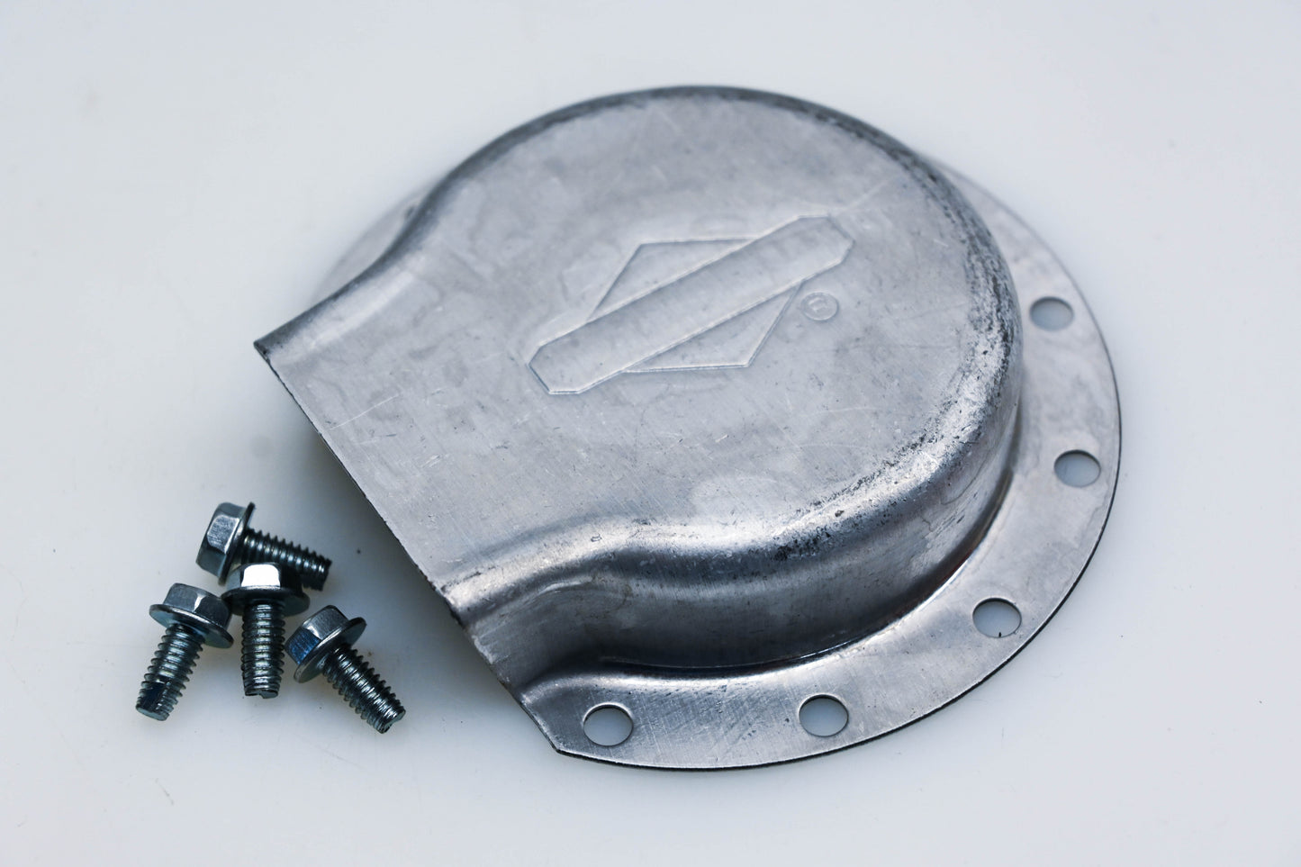 New OEM Briggs & Stratton 393761 Muffler Deflector Kit NOS